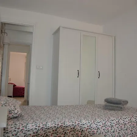 Can Juli L' Escala